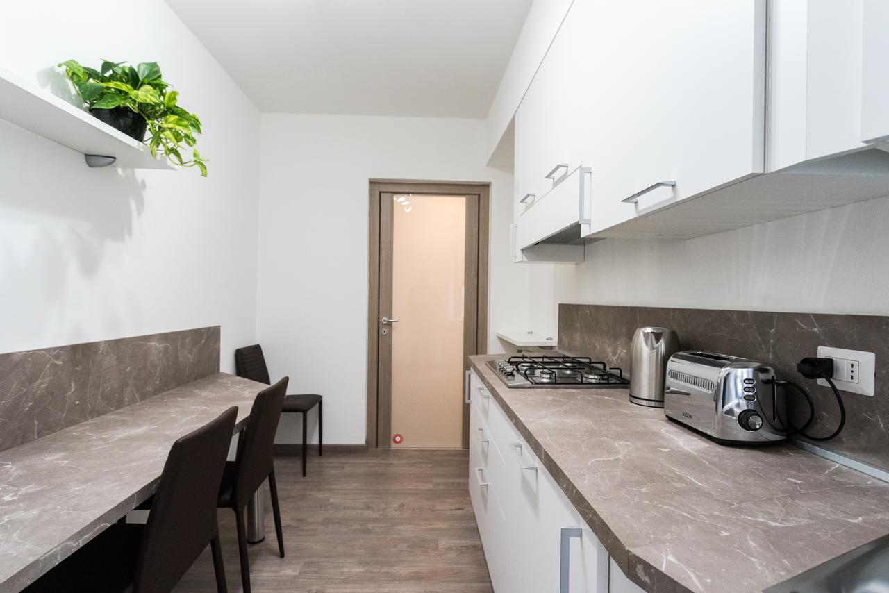 Central & Modern Apartment By Rent All Como Exterior photo