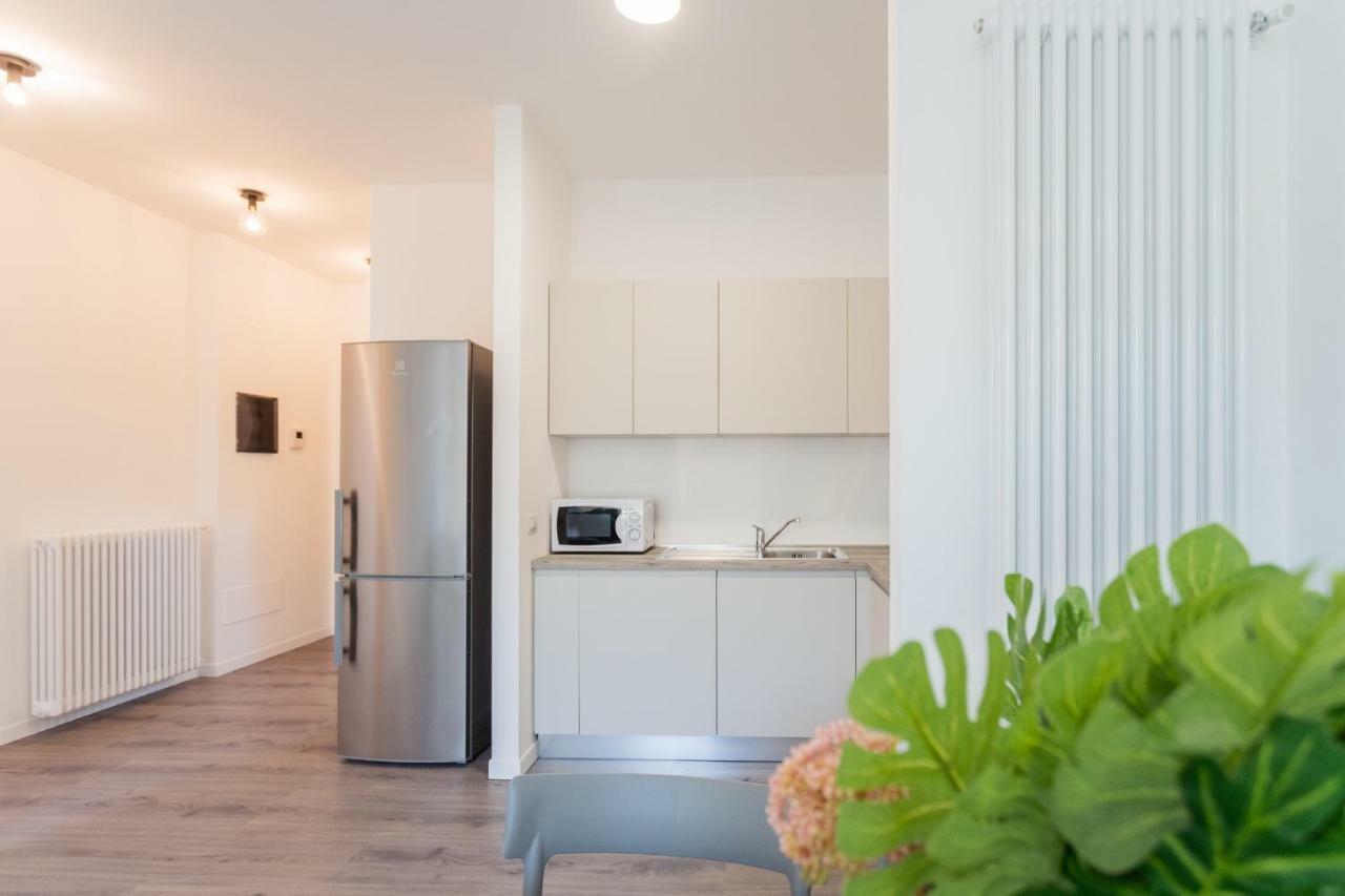 Central & Modern Apartment By Rent All Como Exterior photo
