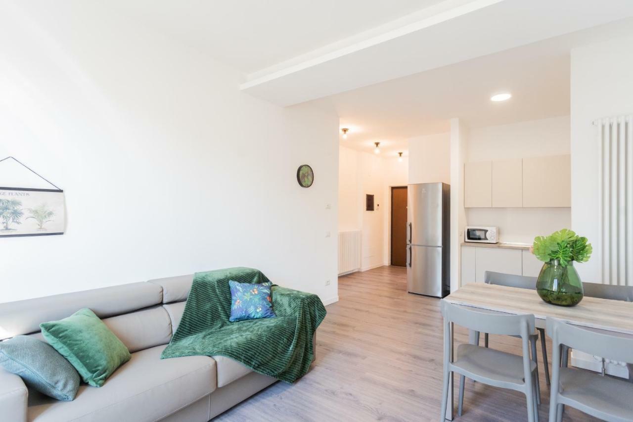 Central & Modern Apartment By Rent All Como Exterior photo